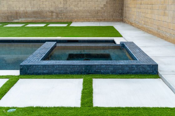 How Pool Construction Timelines Shift During the Holidays